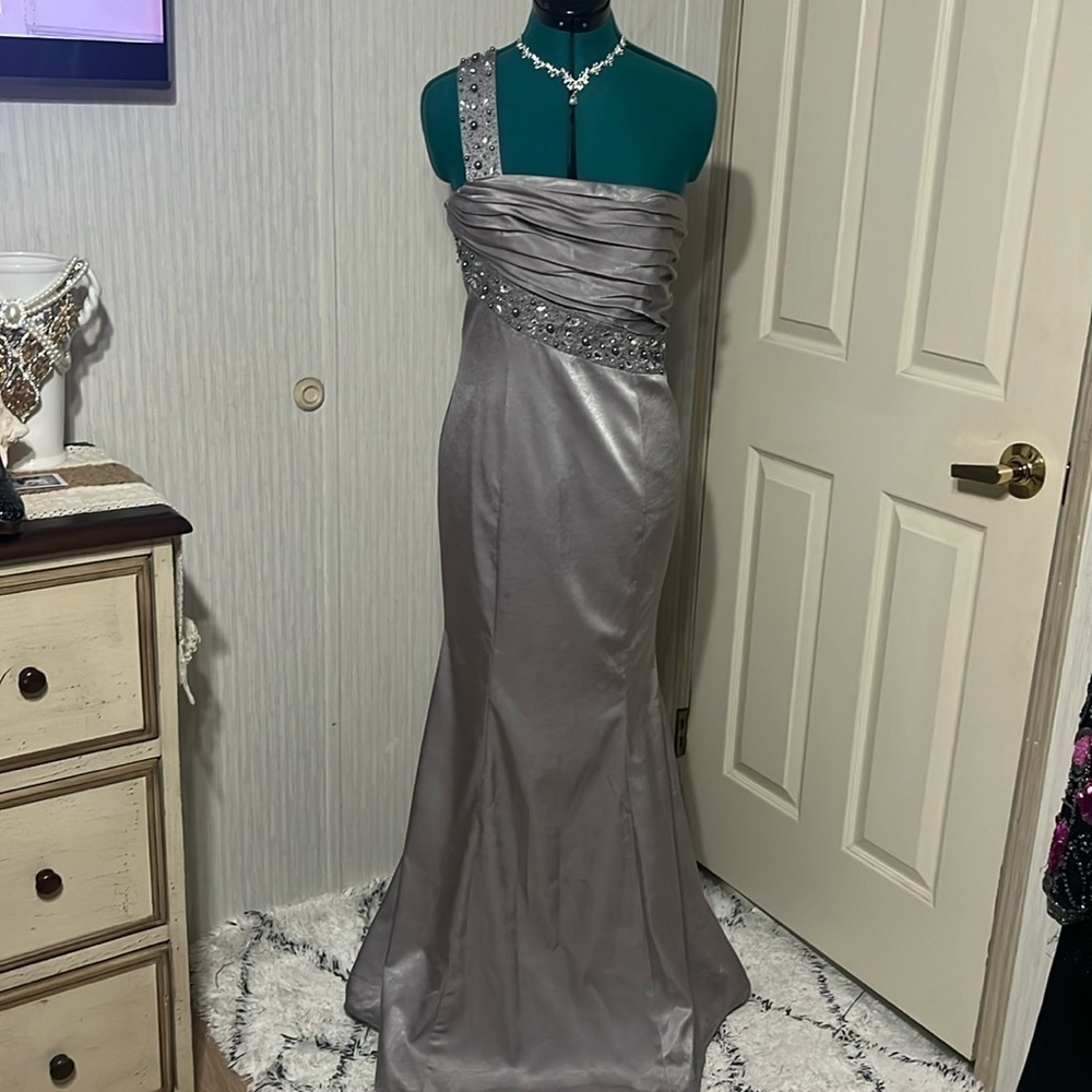 Stunning NV Couture  Grey/ Silver Gown(66)